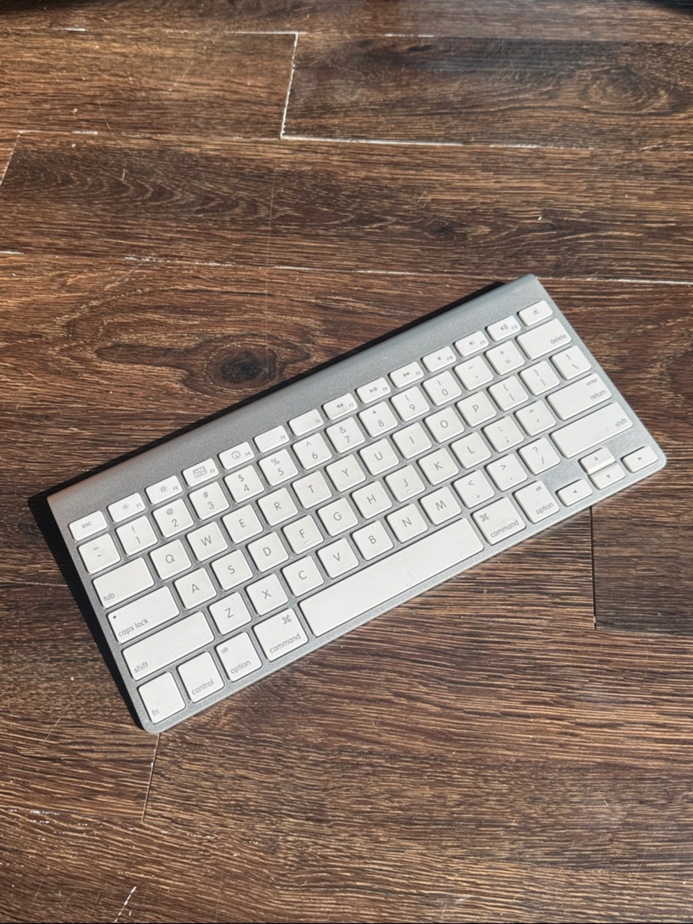 Apple wireless Bluetooth keyboard A1314